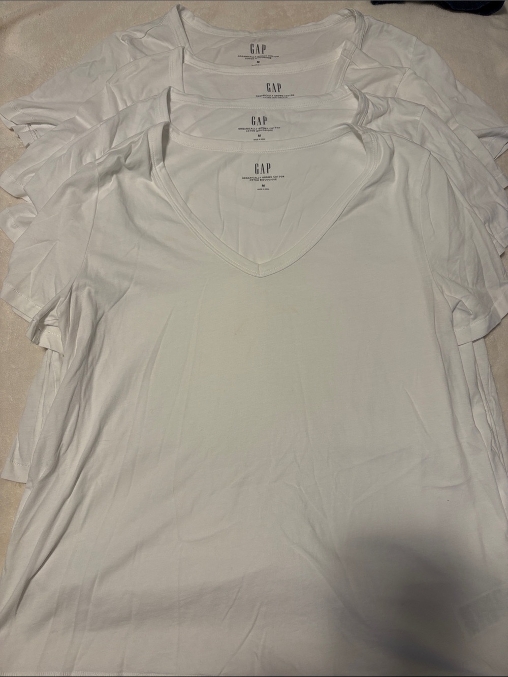 GAP Women’s White 100% Organic cotton V-Neck Short Sleeve Tee 4 Pack